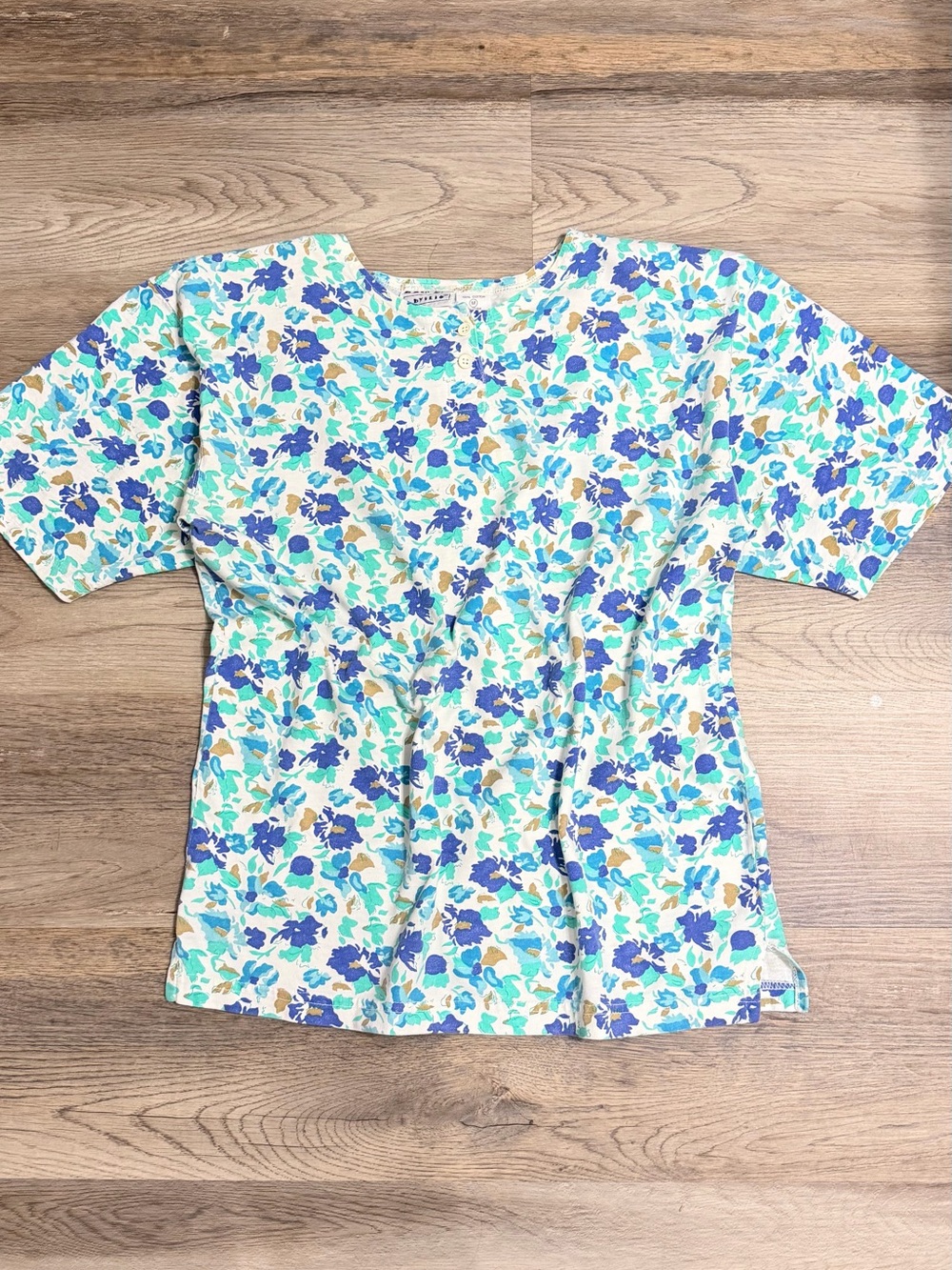Floral Short Sleeve Tee in Blue and Teal by 100% Cotton